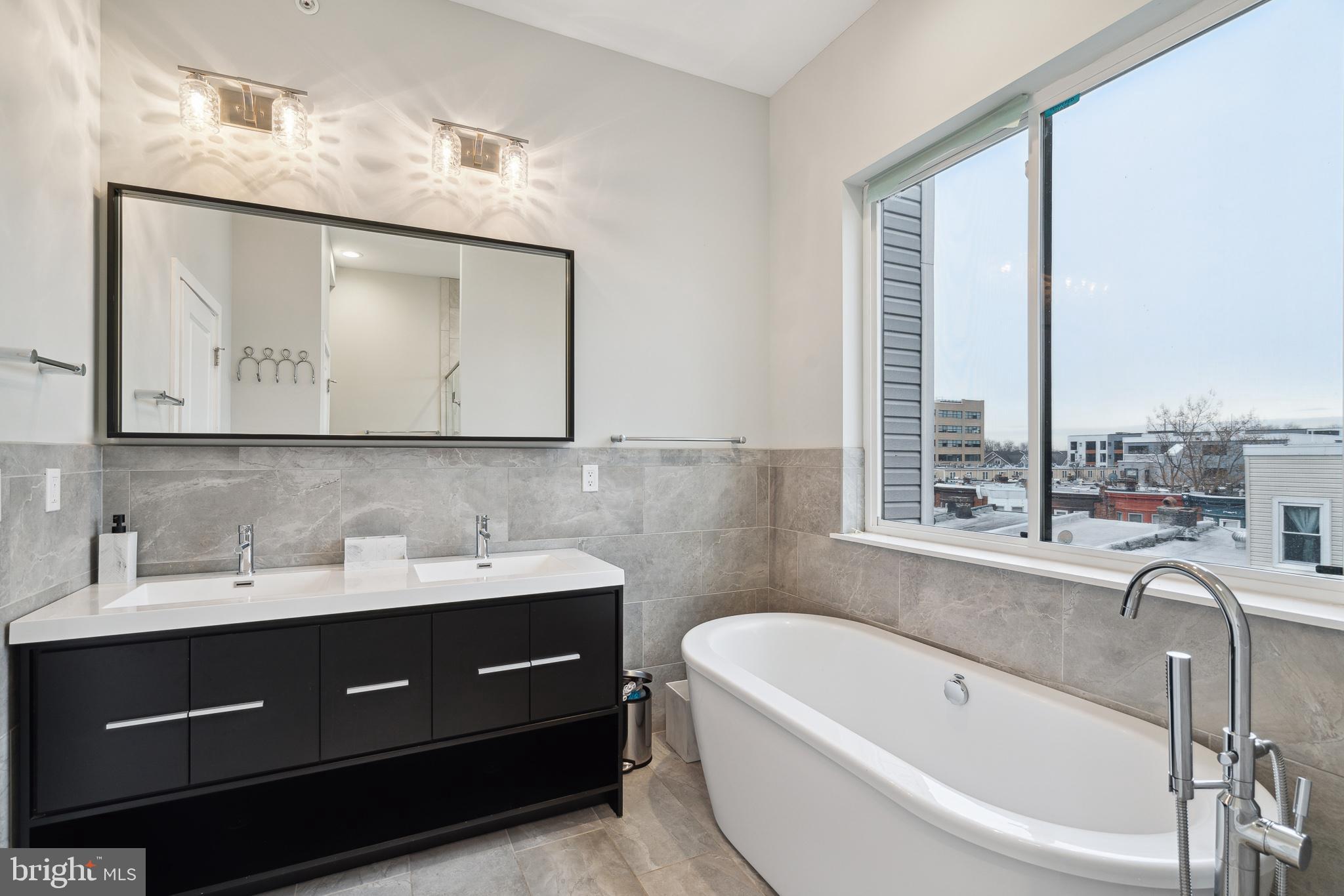 1448 N MYRTLEWOOD STREET