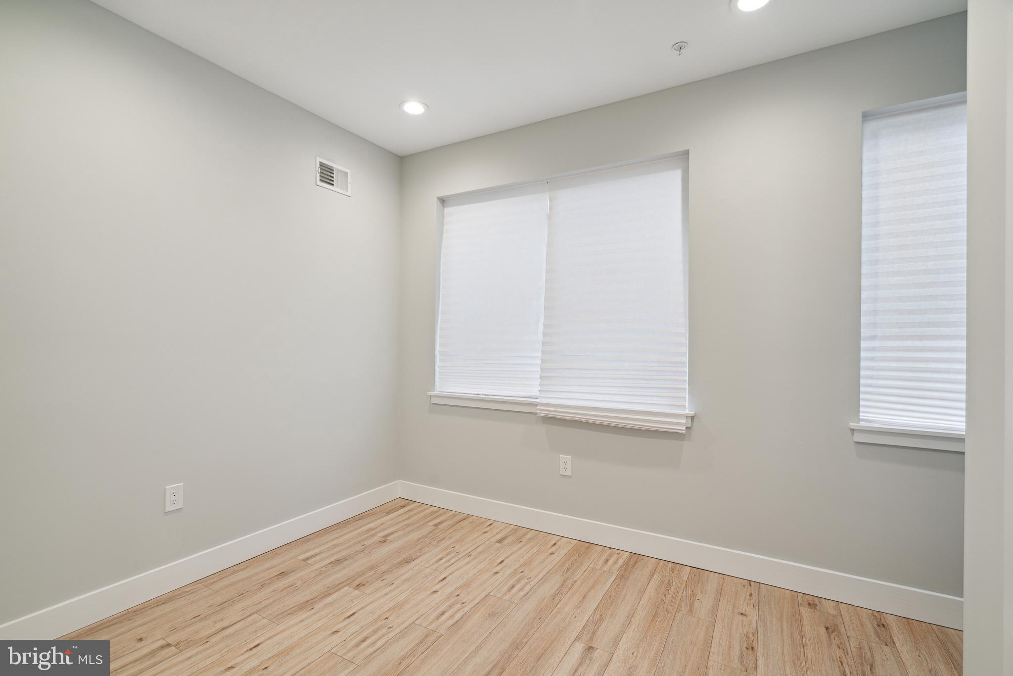 1448 N MYRTLEWOOD STREET