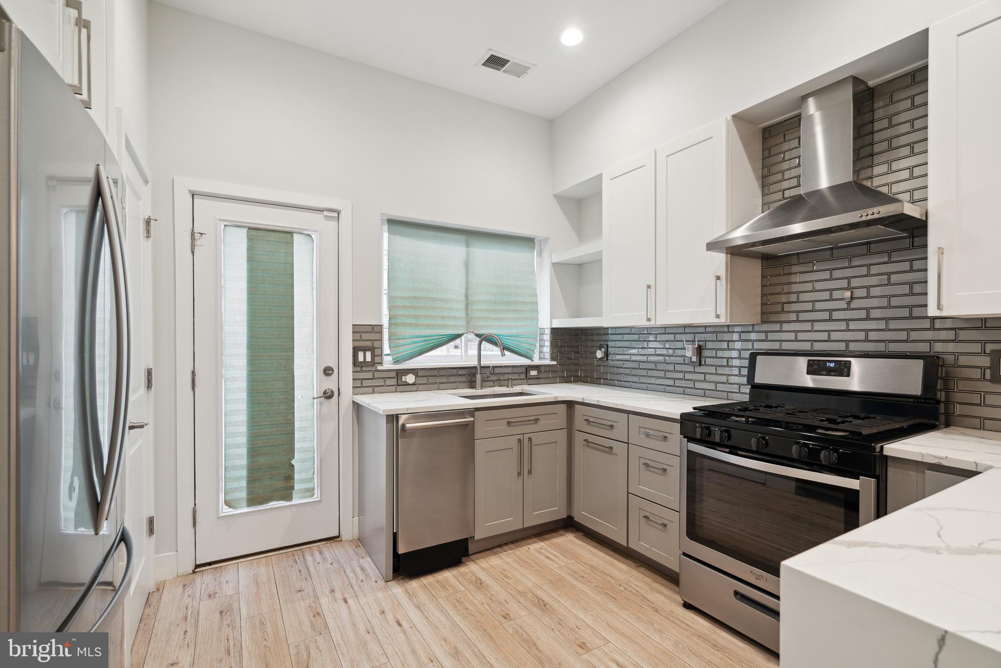 1448 N MYRTLEWOOD STREET