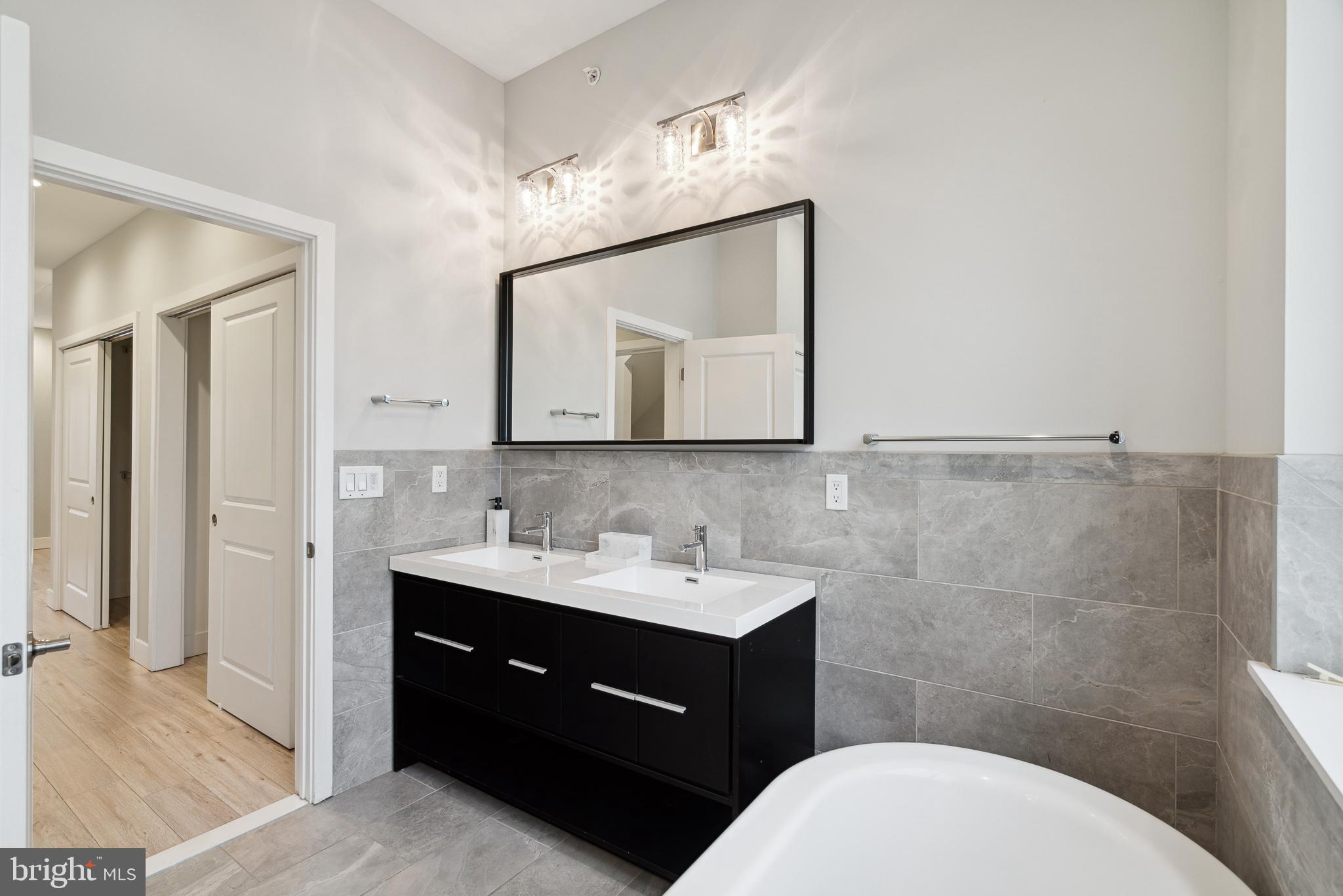 1448 N MYRTLEWOOD STREET