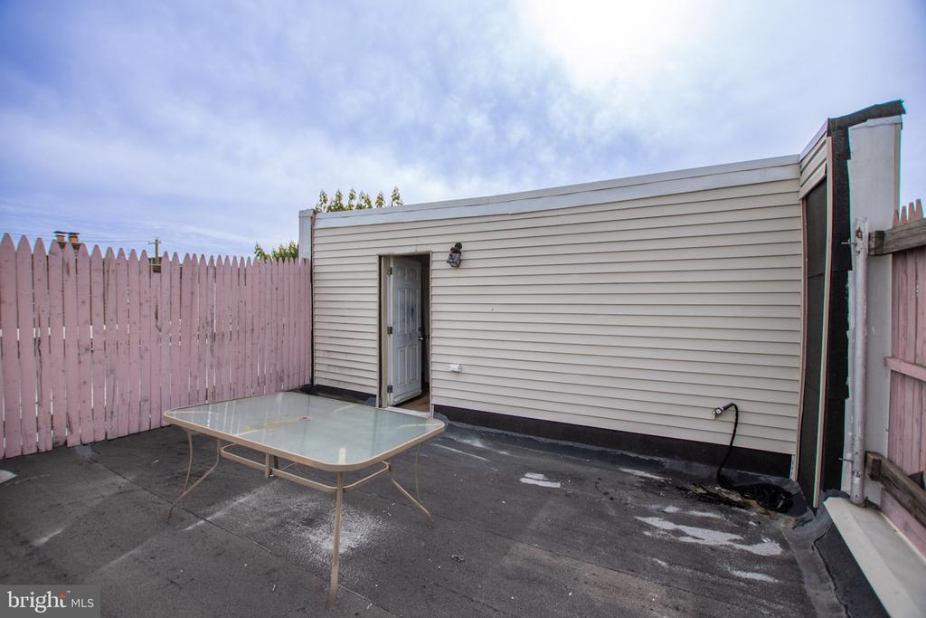 2553 E SOMERSET STREET 3