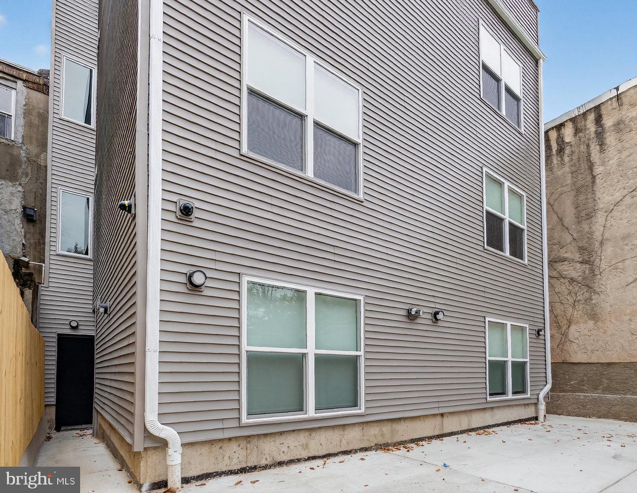 2219 N 4TH STREET 21 5