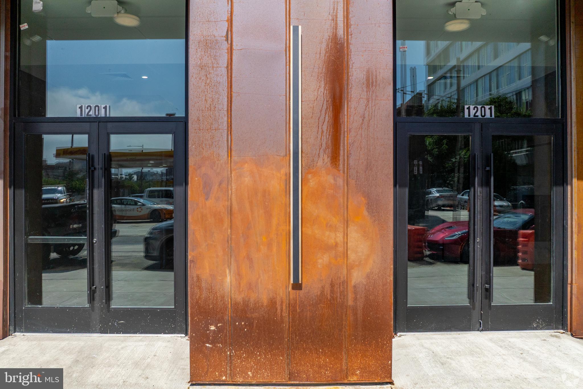 1201 VINE STREET 403 STUDIO