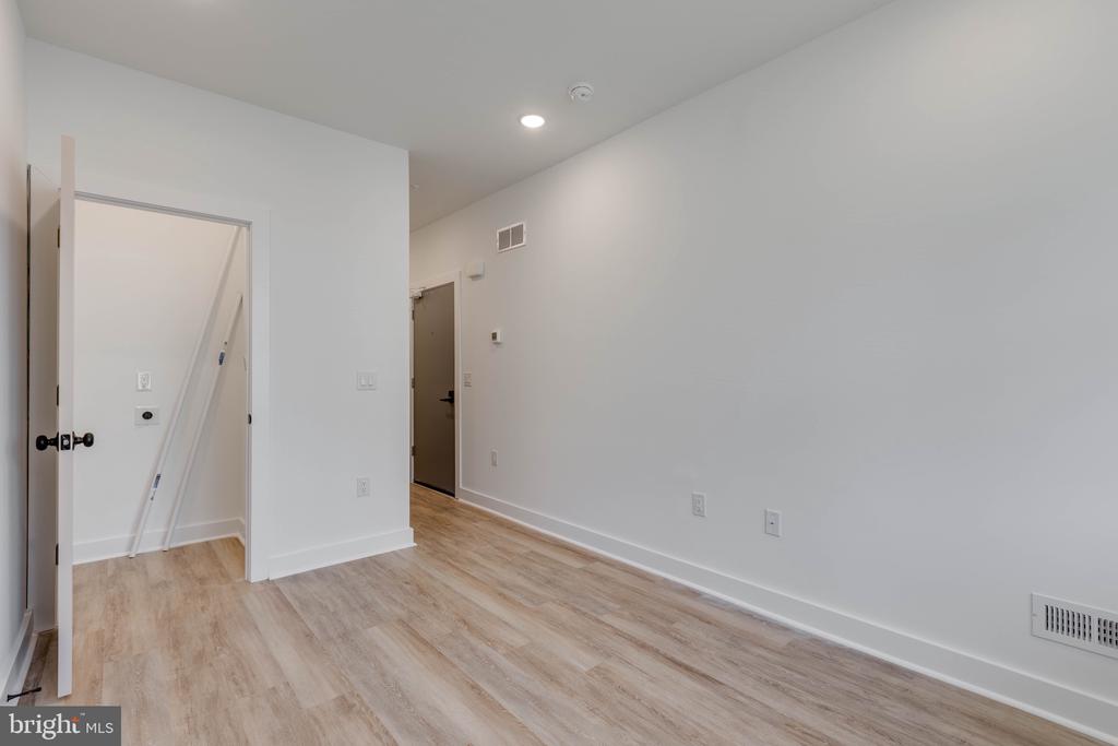 3842 FAIRMOUNT AVENUE A
