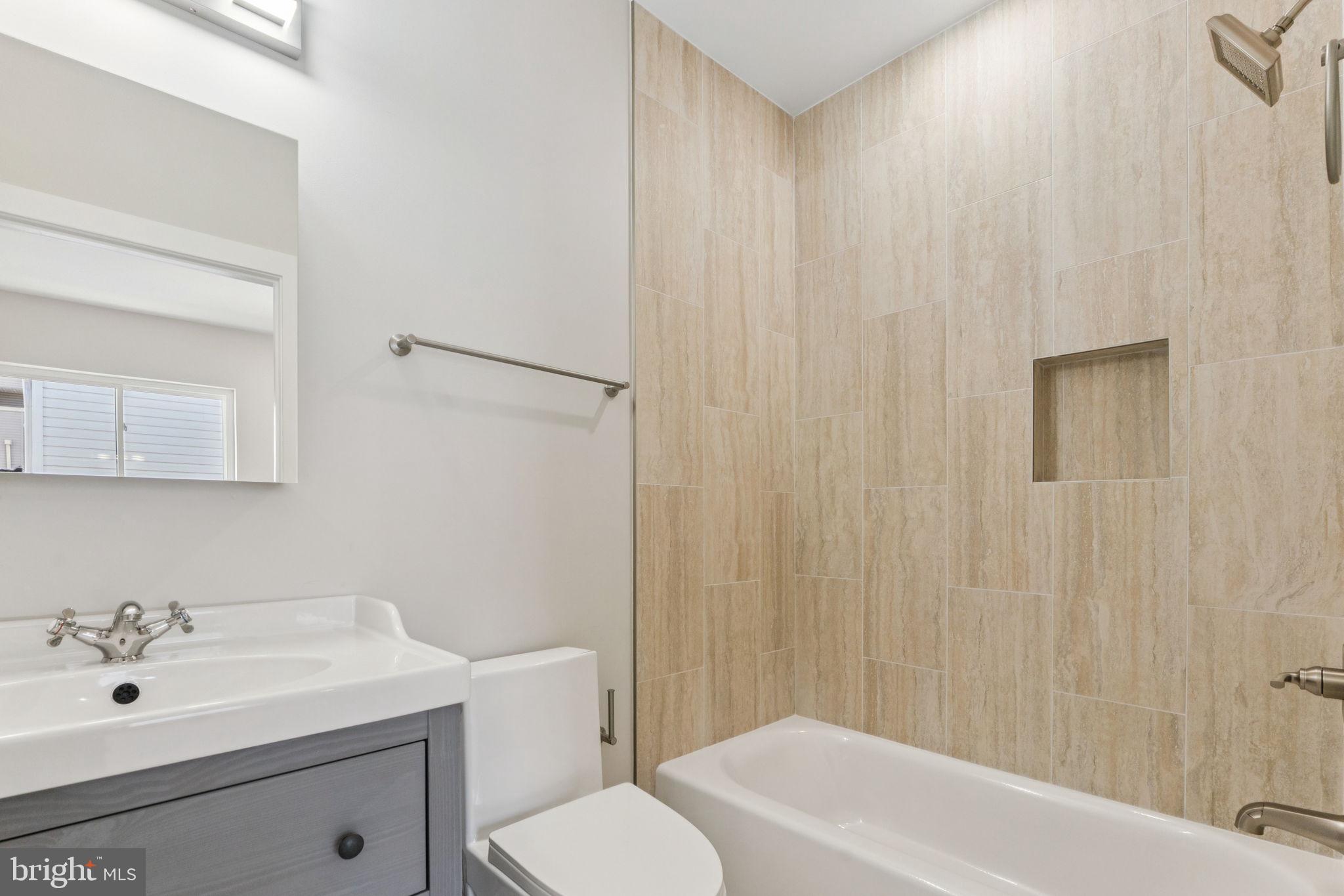 1436 PARRISH STREET D