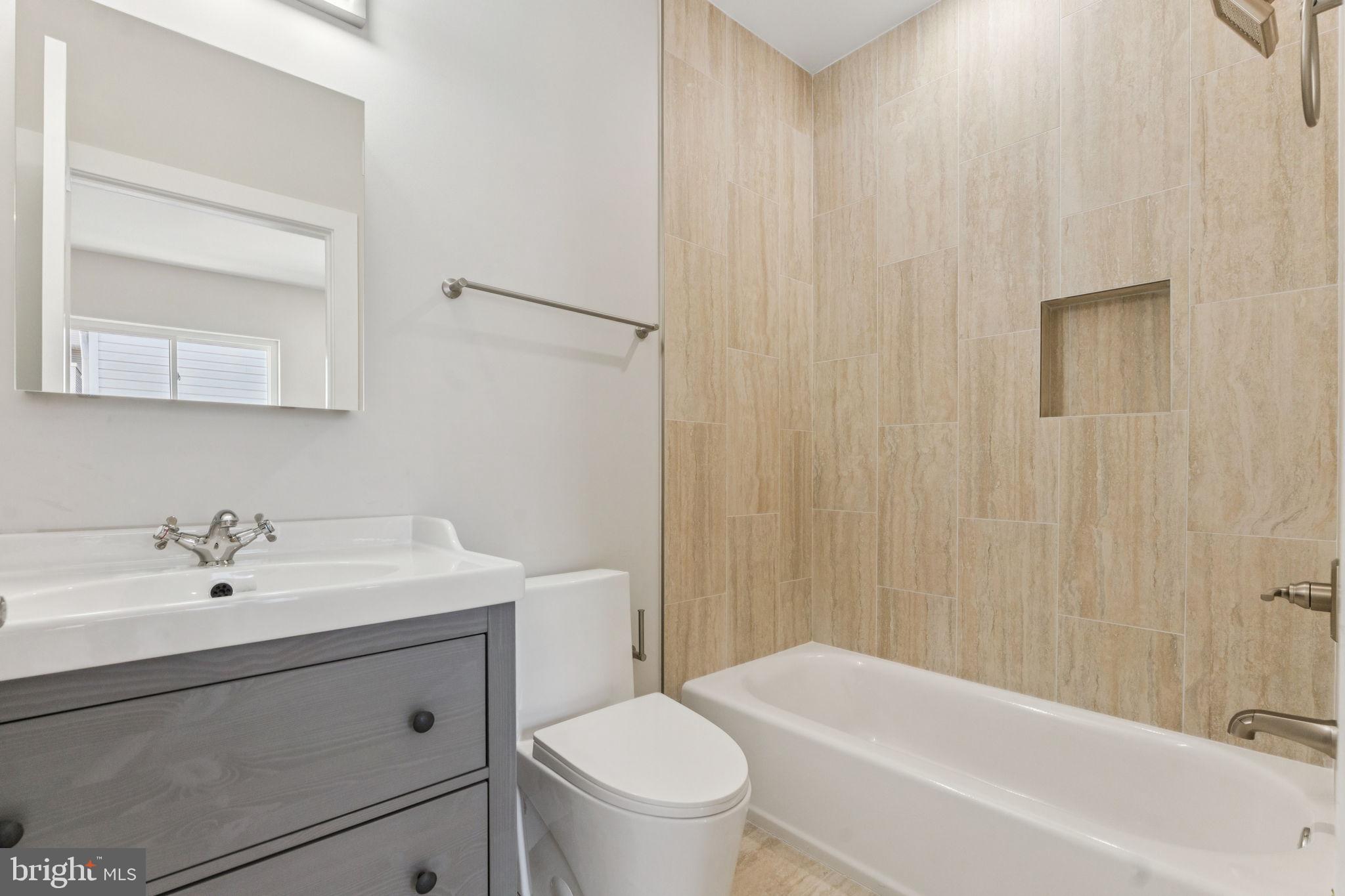 1436 PARRISH STREET D