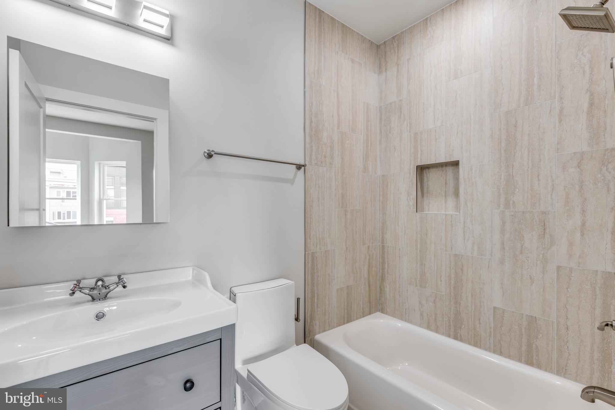 1434 PARRISH STREET D