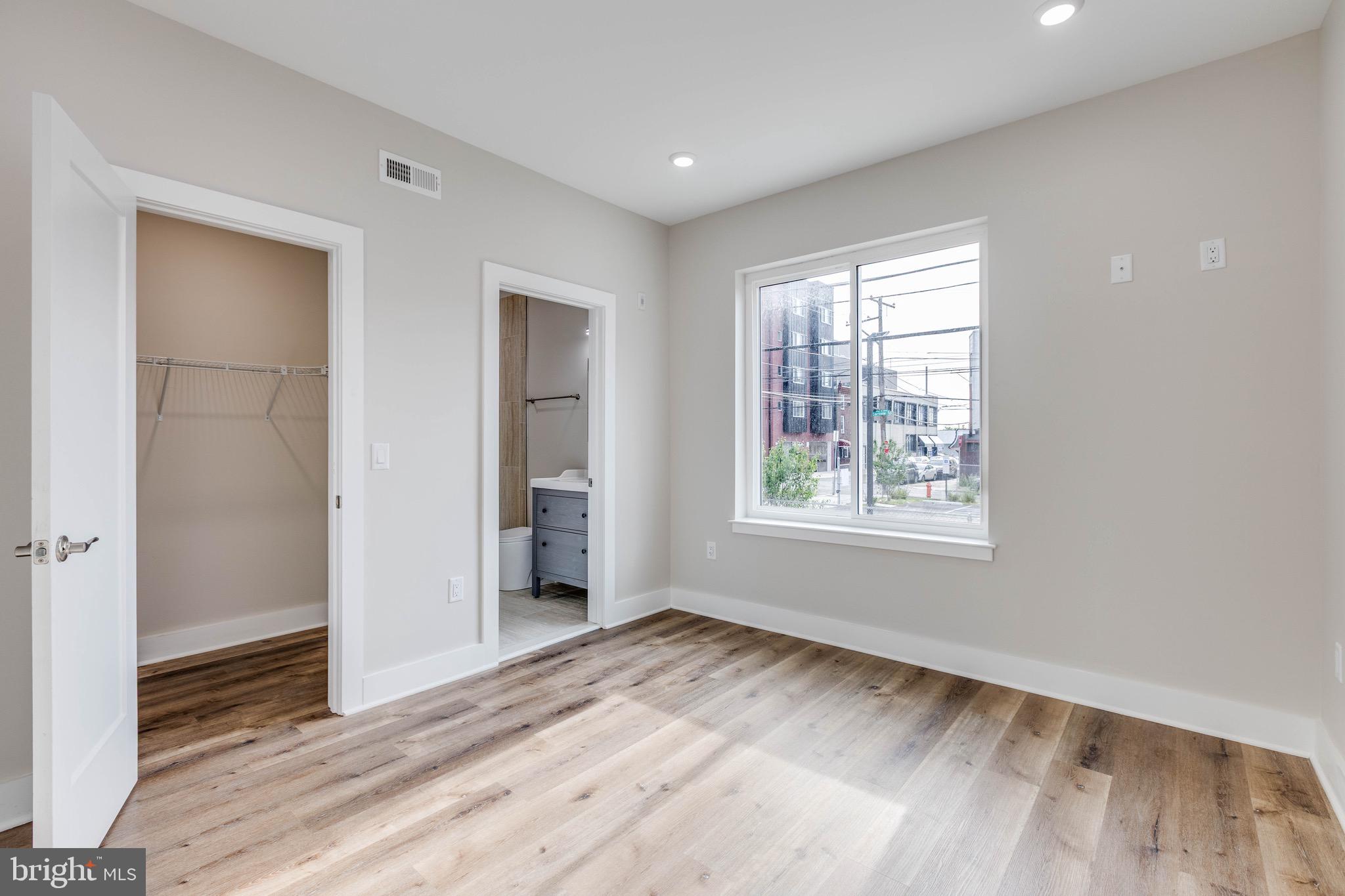 1434 PARRISH STREET B