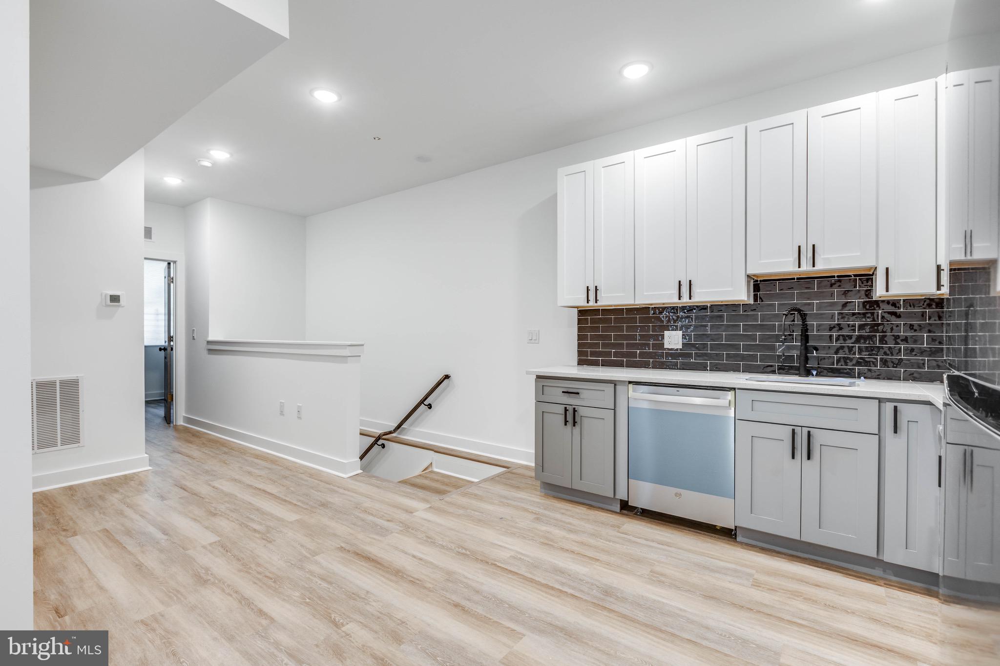 2348 N PARK AVENUE B