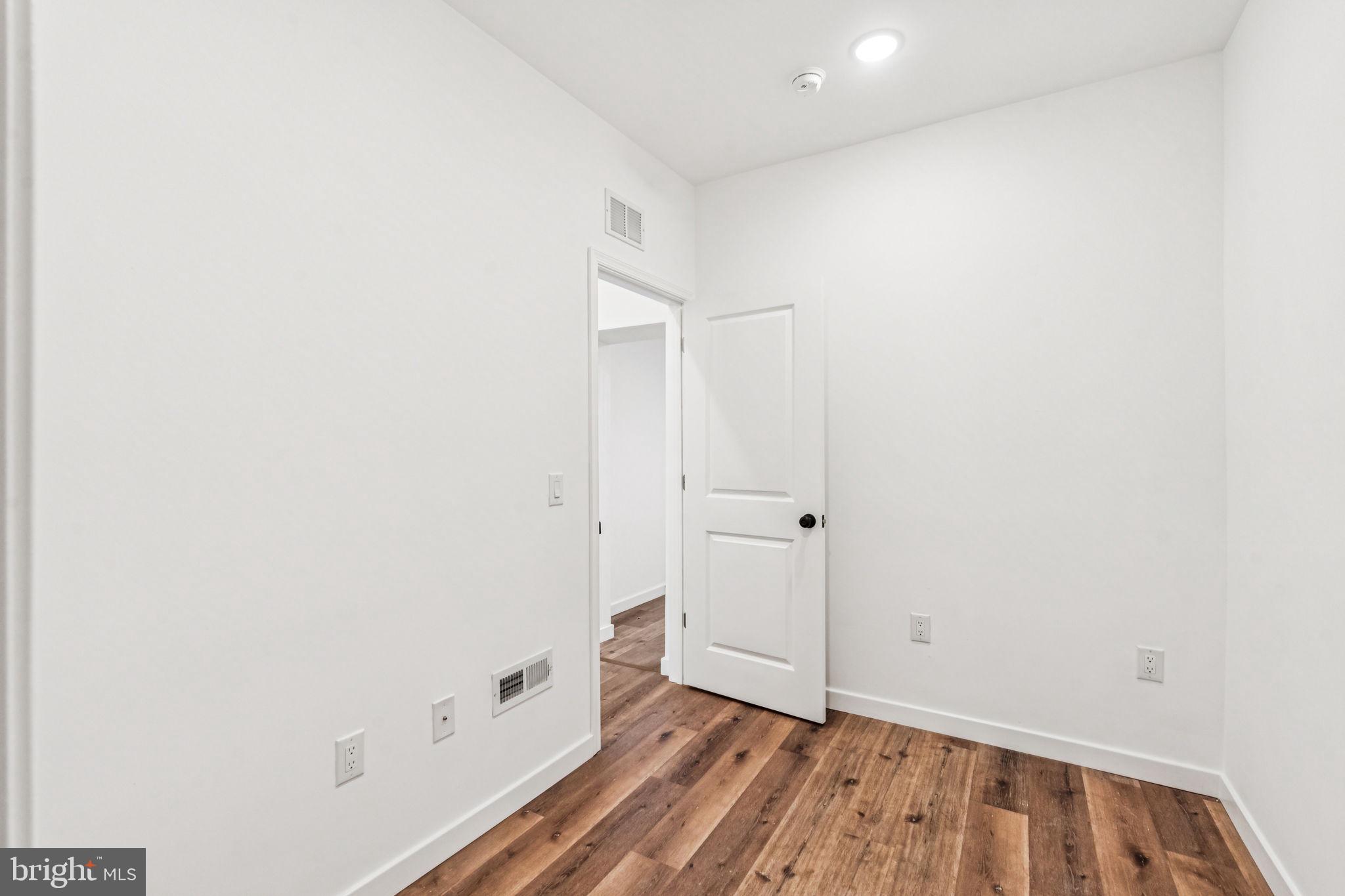 1125 W CUMBERLAND STREET B