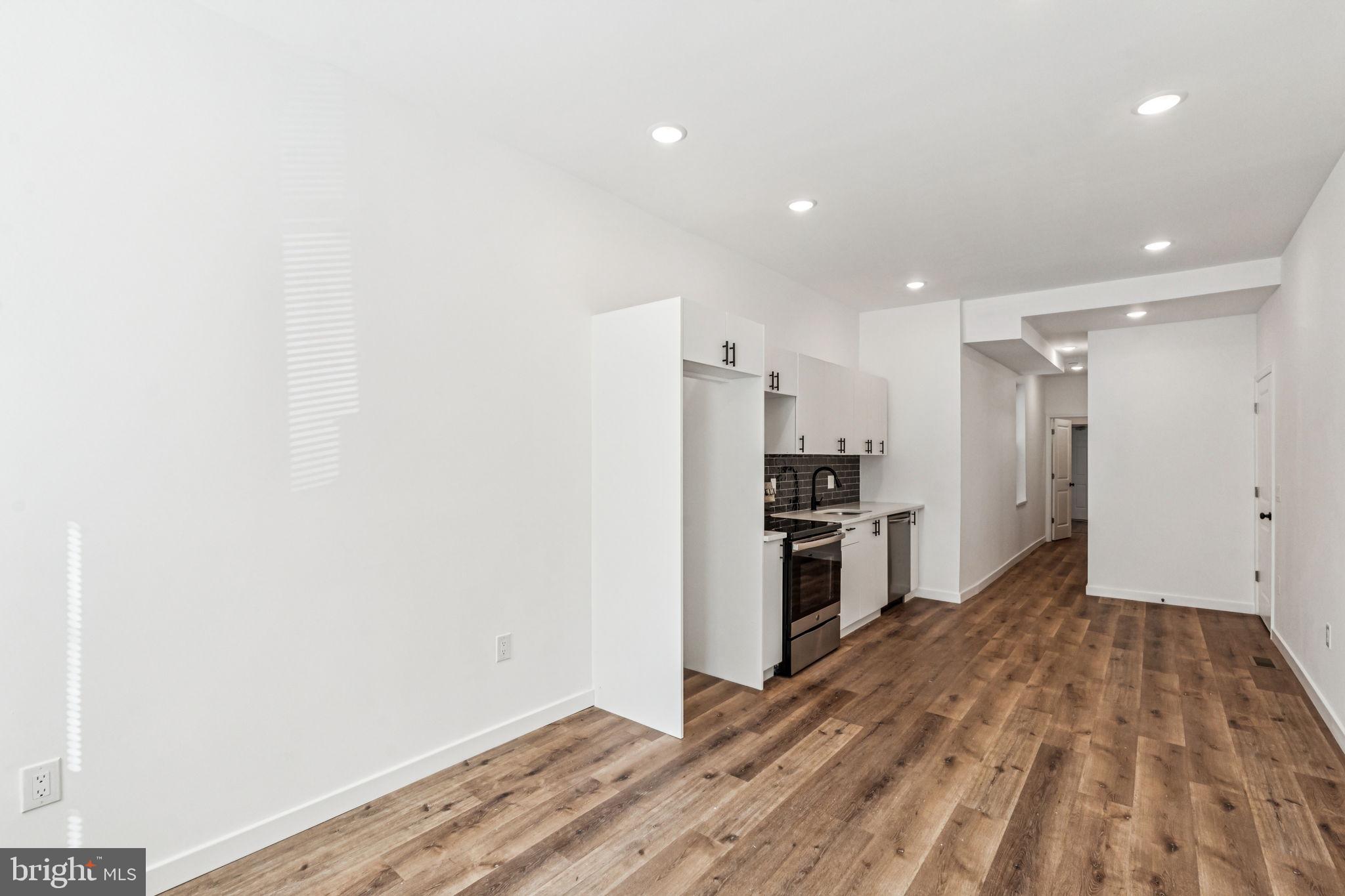 1125 W CUMBERLAND STREET B