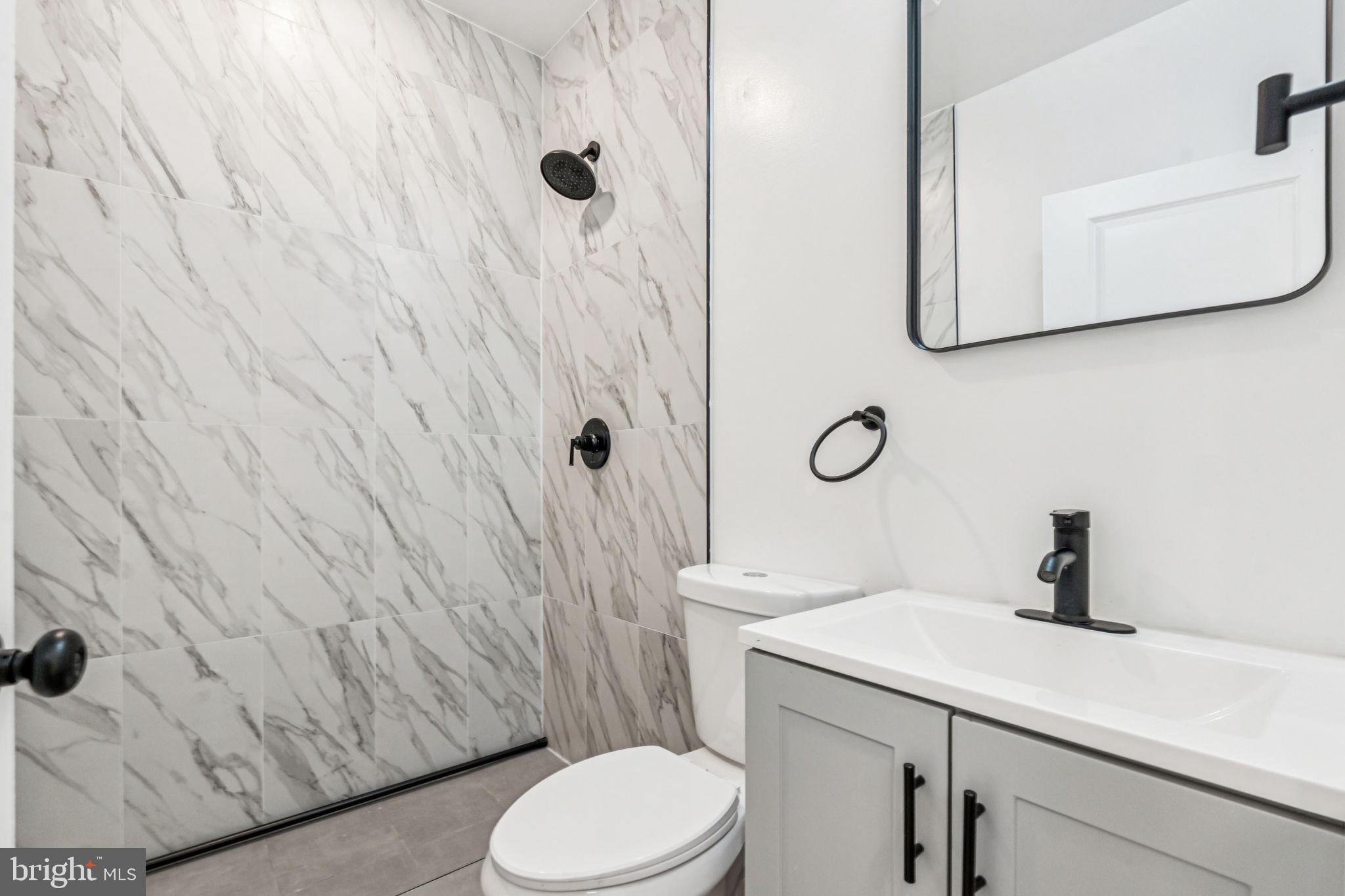 1125 W CUMBERLAND STREET B