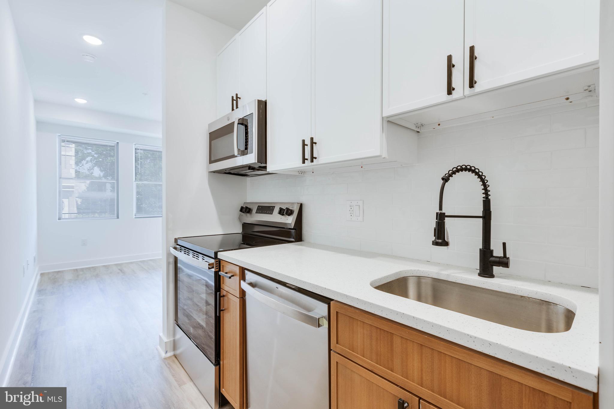 3842 FAIRMOUNT AVENUE B