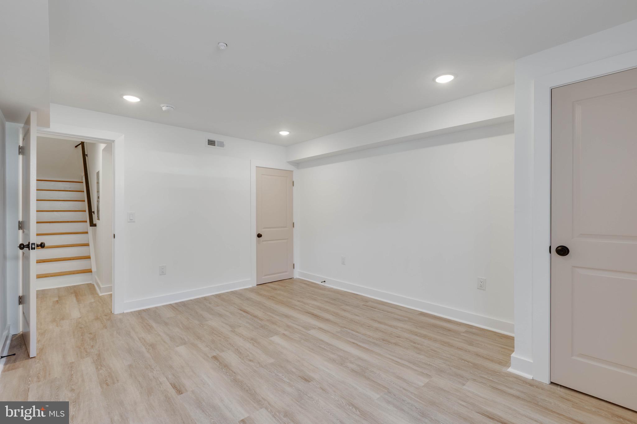 3842 FAIRMOUNT AVENUE B