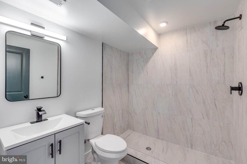 1221 W LEHIGH AVENUE A