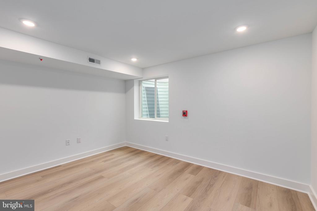 1221 W LEHIGH AVENUE A