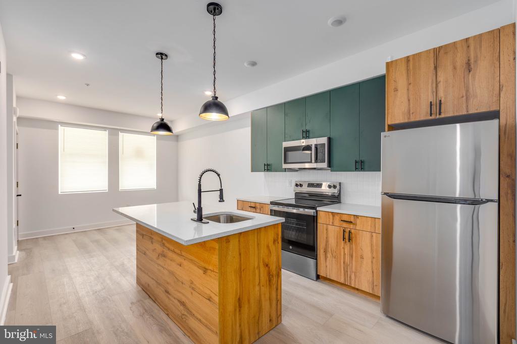 1221 W LEHIGH AVENUE A