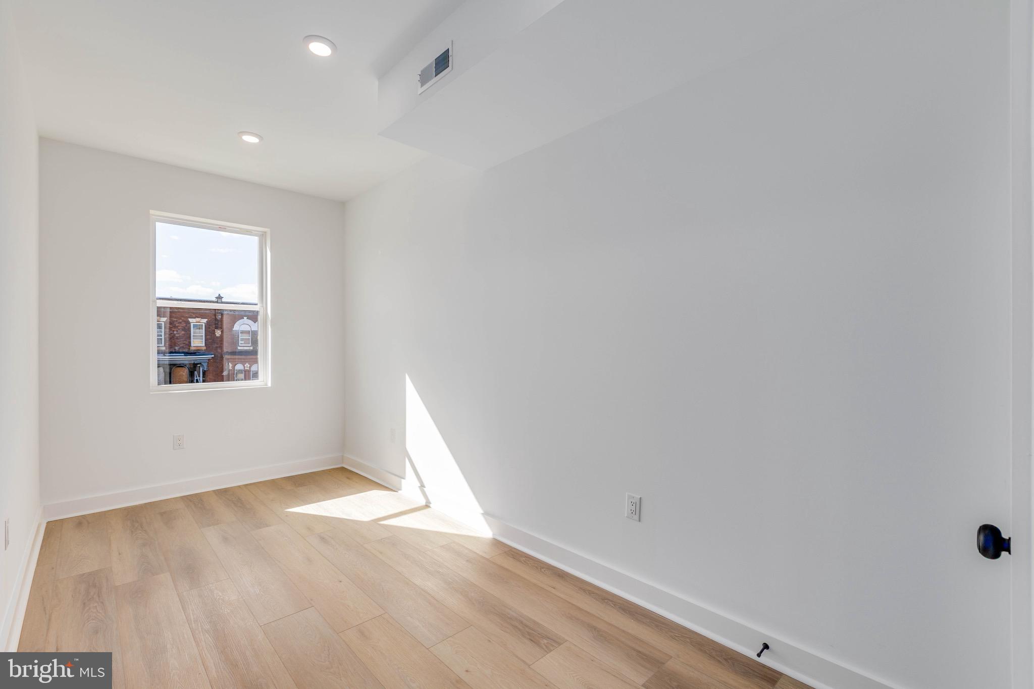 1221 W LEHIGH AVENUE C