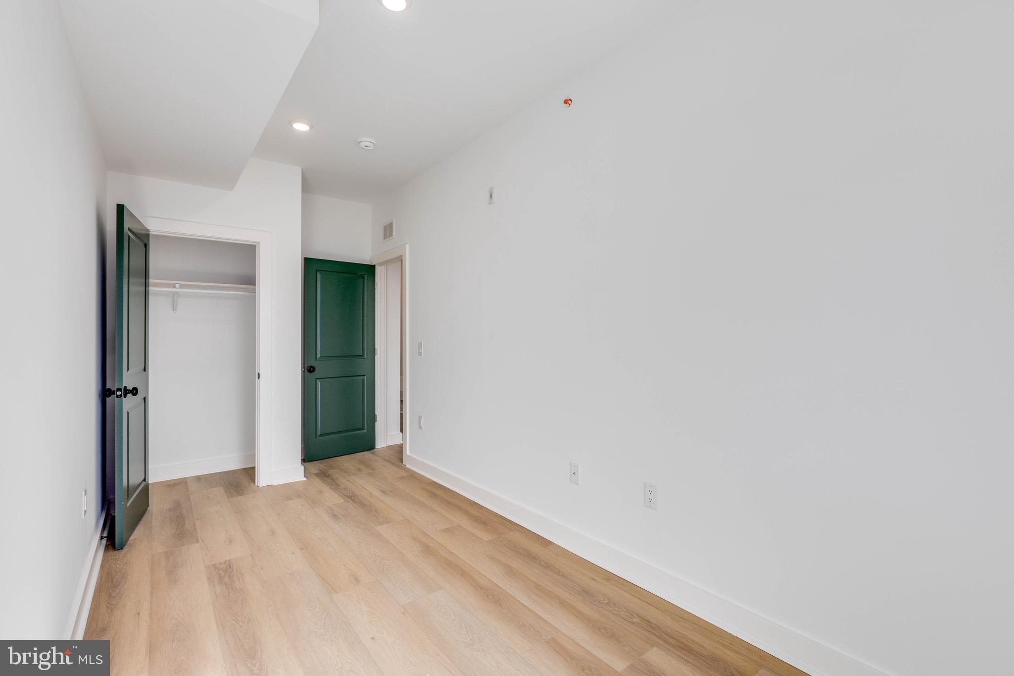 1221 W LEHIGH AVENUE C