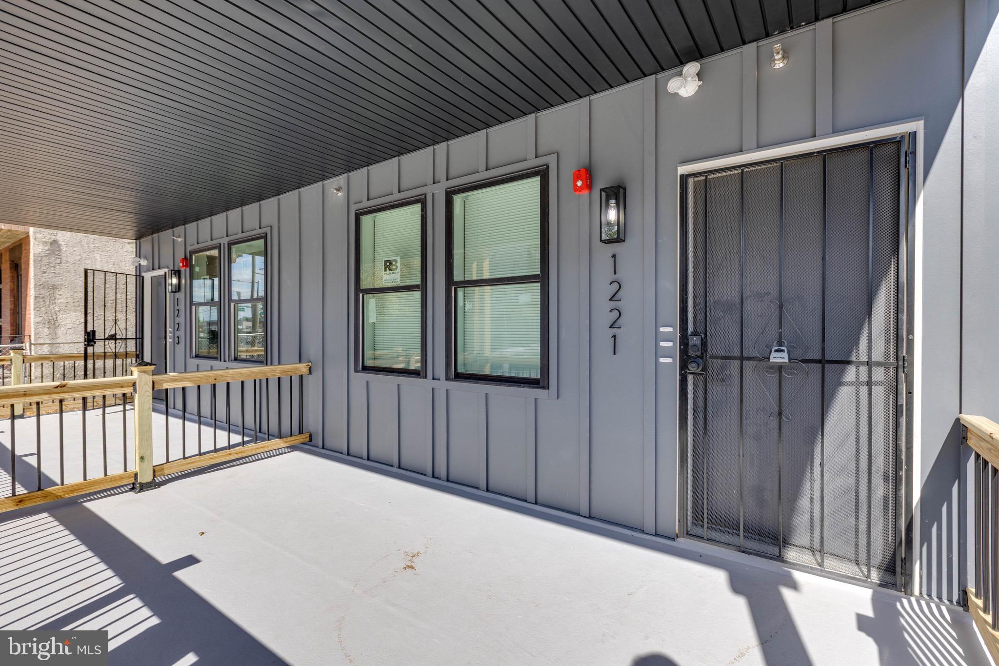 1221 W LEHIGH AVENUE C