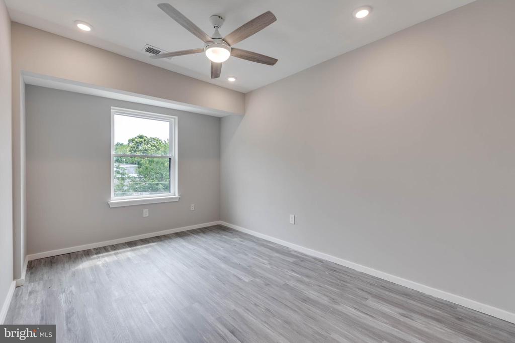 1225 W DAUPHIN STREET 1