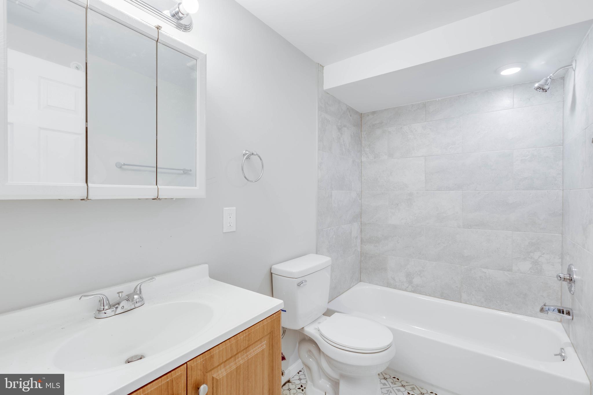 1225 W DAUPHIN STREET 1