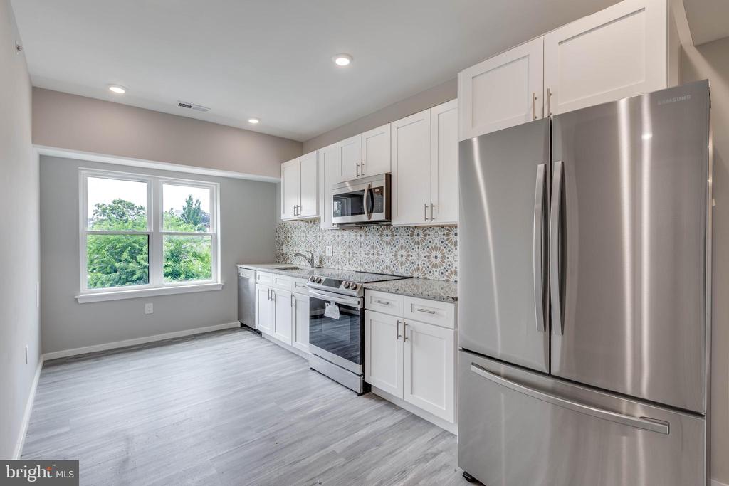 1225 W DAUPHIN STREET 1