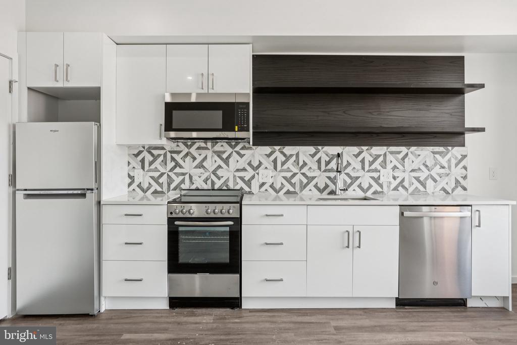 1201 VINE STREET 813 STUDIO