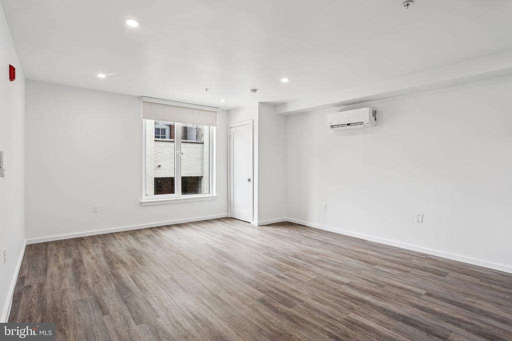 1201 VINE STREET 813 STUDIO