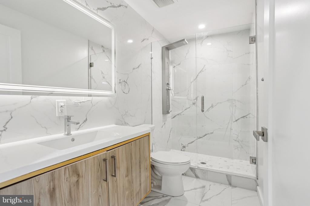 1201 VINE STREET 819 STUDIO