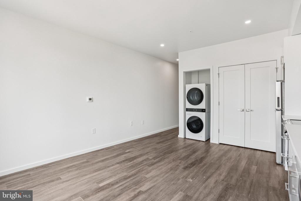 1201 VINE STREET 822 STUDIO