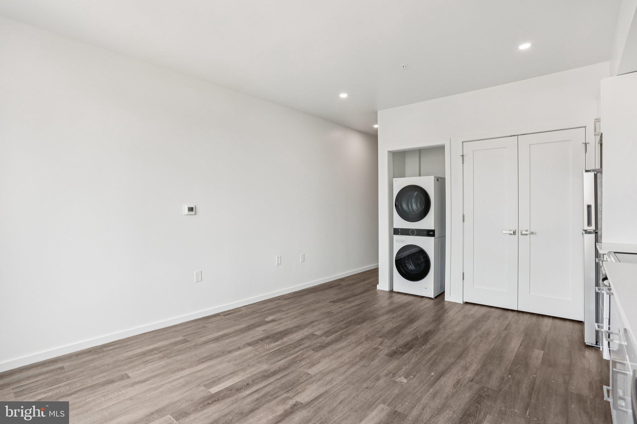 1201 VINE STREET 828 STUDIO