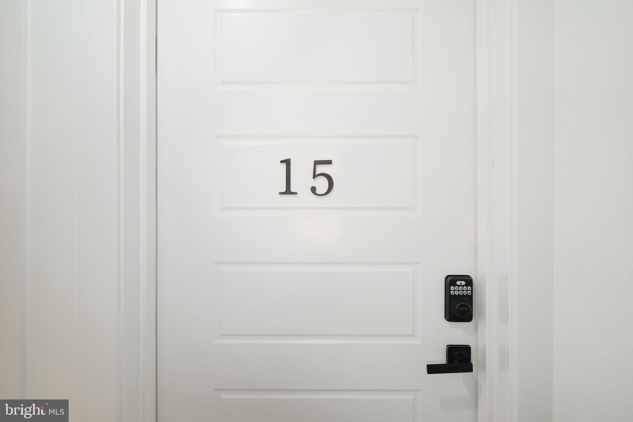 2000 N FRONT STREET 15