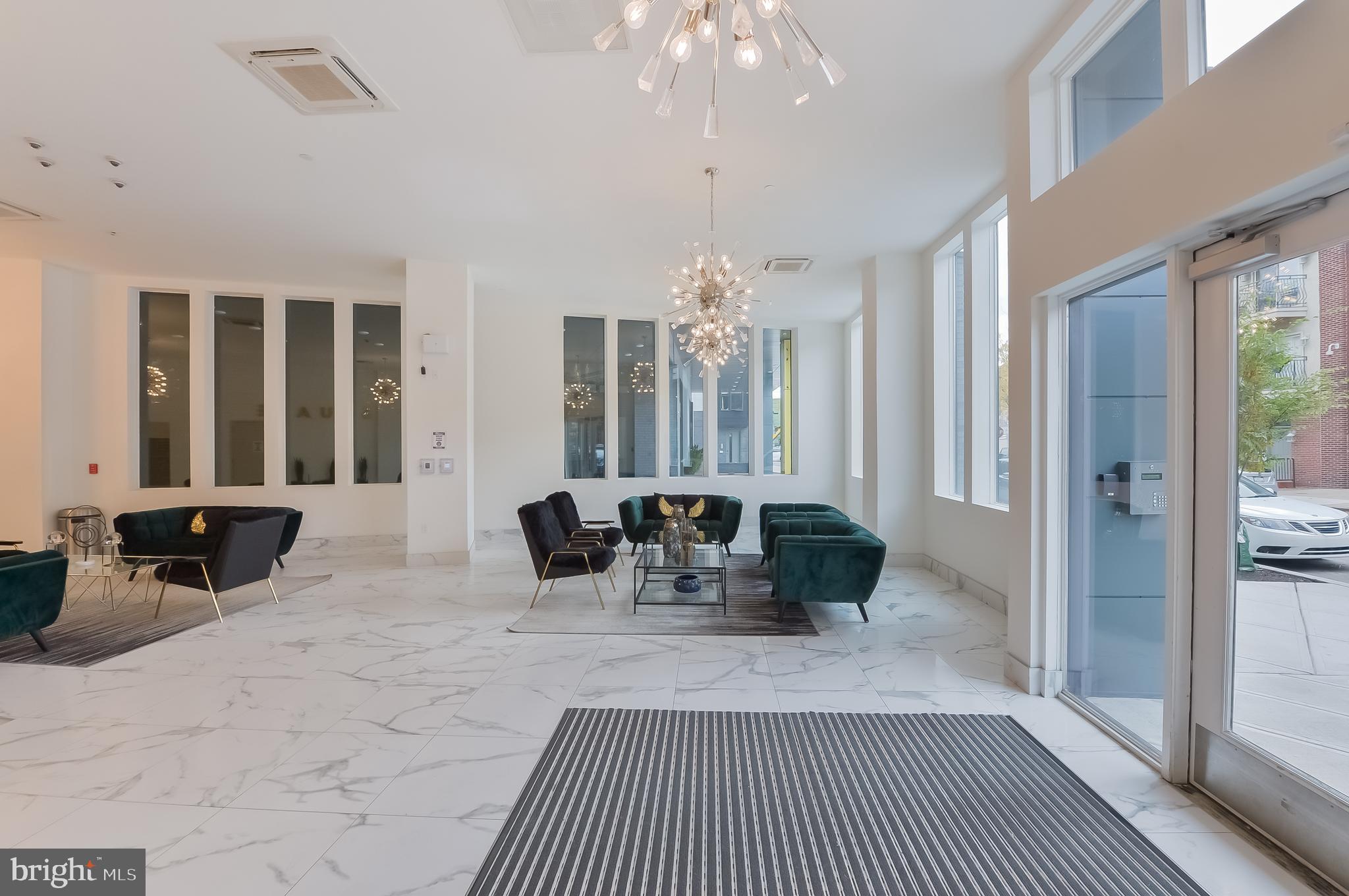 236 THOMPSON STREET B501