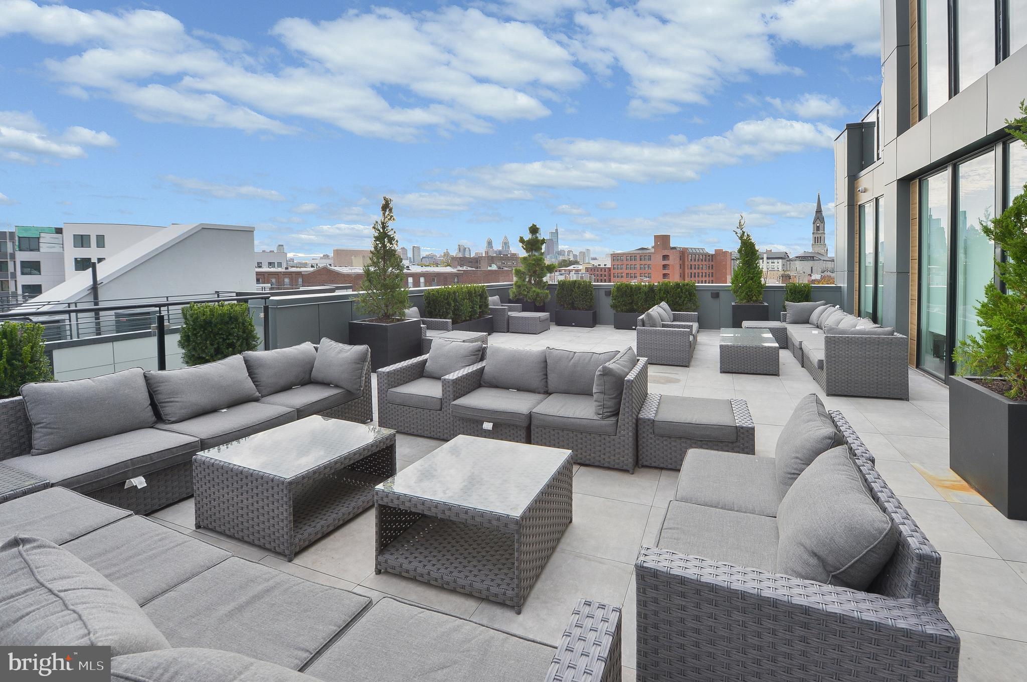 236 THOMPSON STREET B501