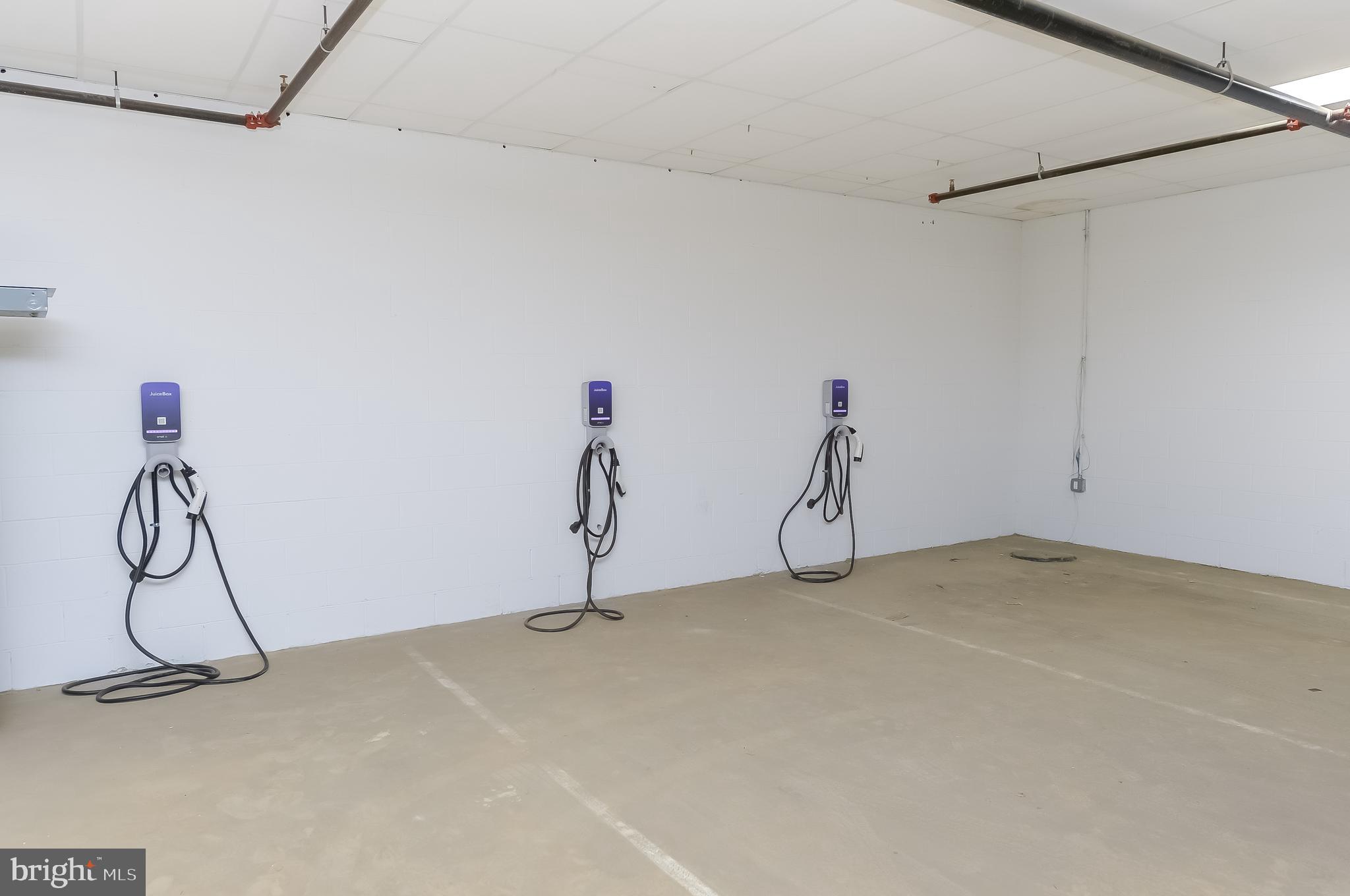 236 THOMPSON STREET B501