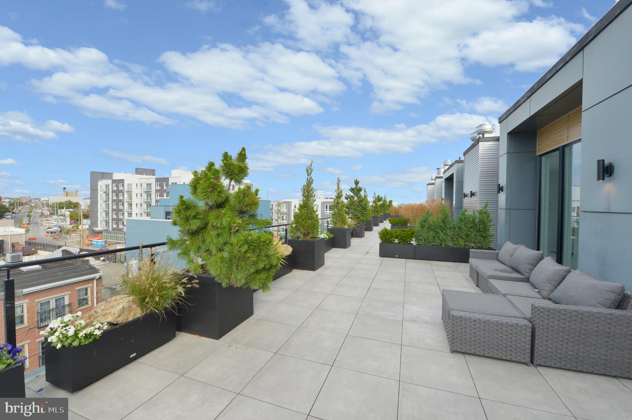 236 THOMPSON STREET B501