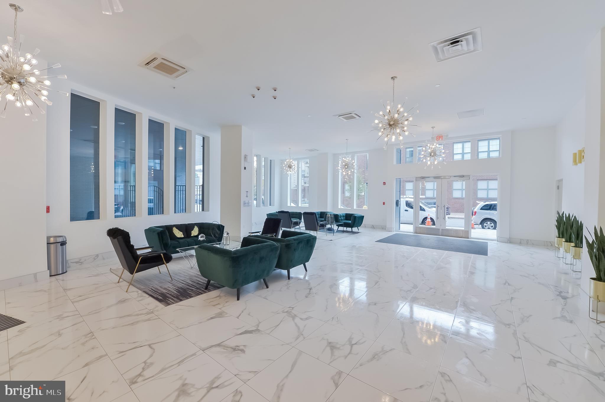 236 THOMPSON STREET B501