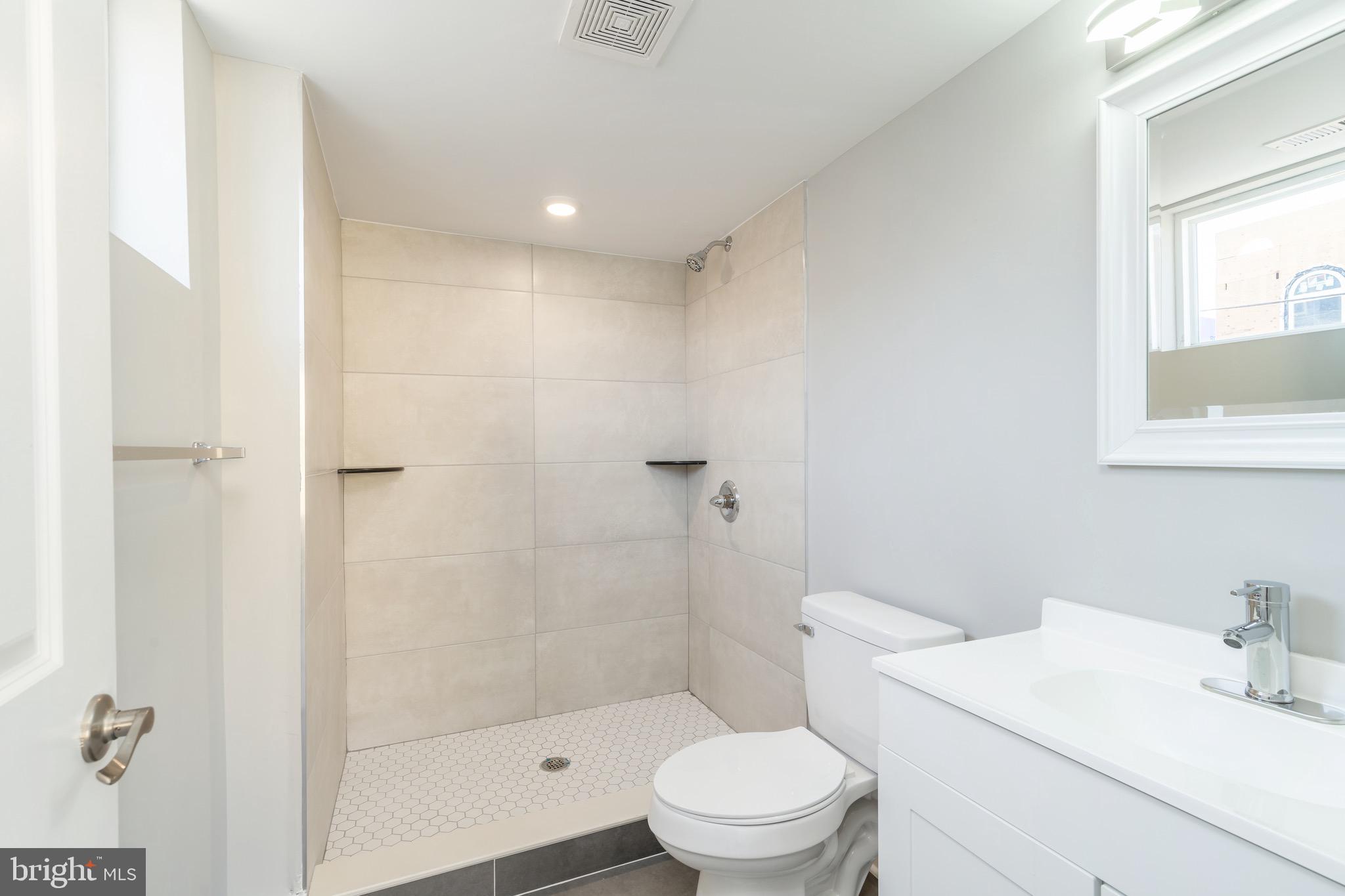 2500 N MASCHER STREET 6