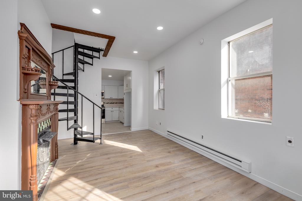 4242 PINE STREET 2FRONT