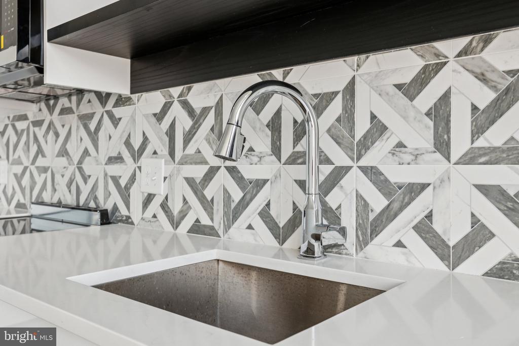 1201 VINE STREET 1 BEDROOM