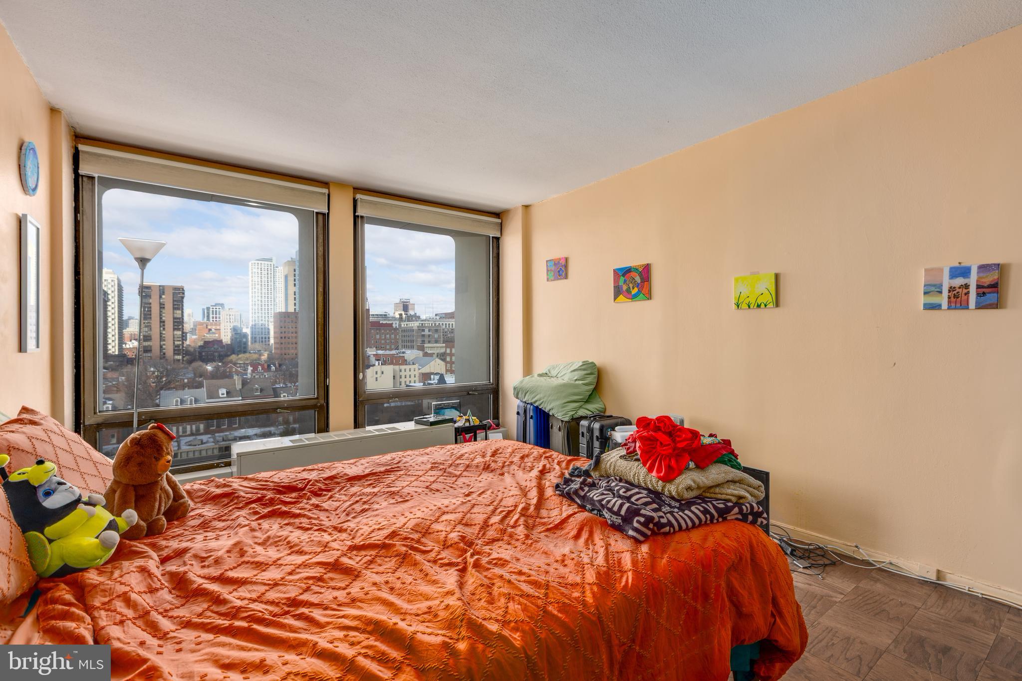 210 LOCUST STREET 10FW