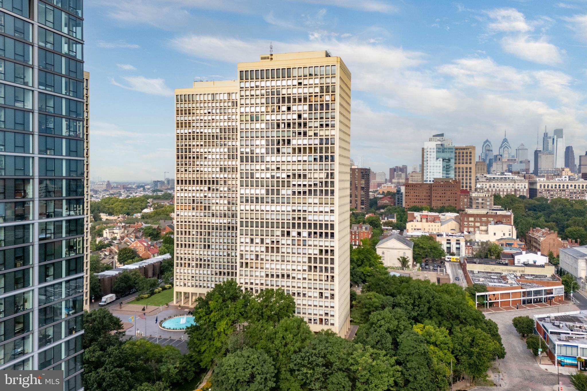 210 LOCUST STREET 10FW