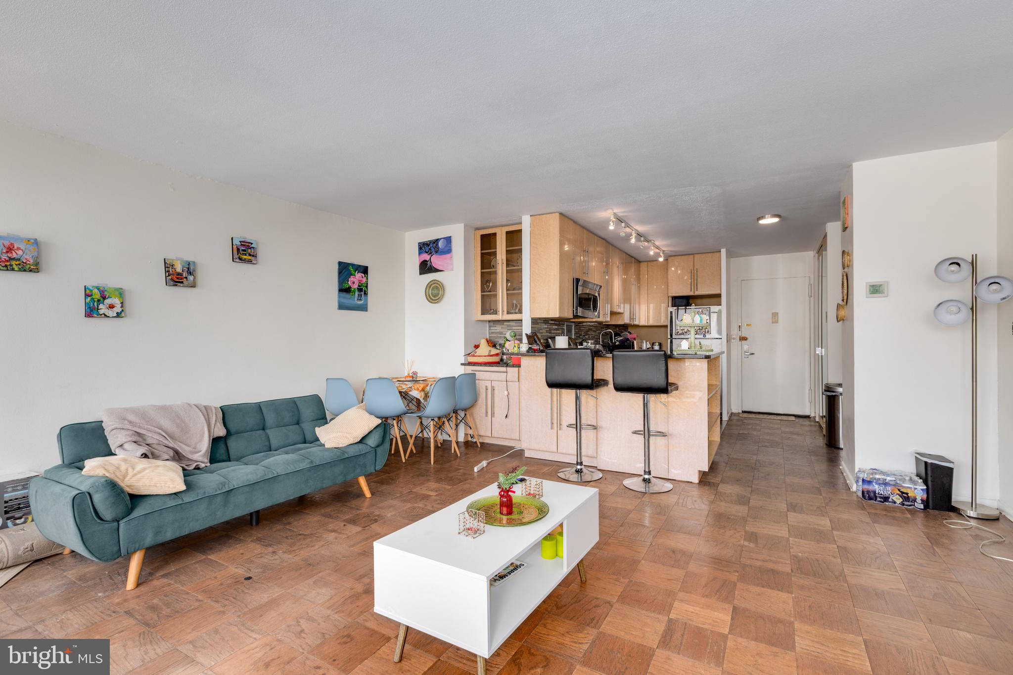 210 LOCUST STREET 10FW