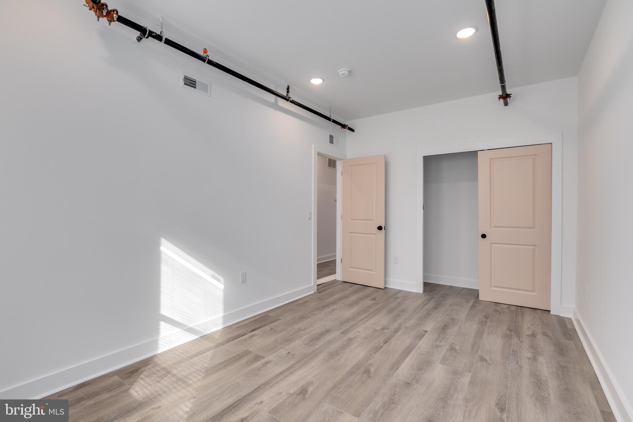 1634 W SUSQUEHANNA AVENUE 1