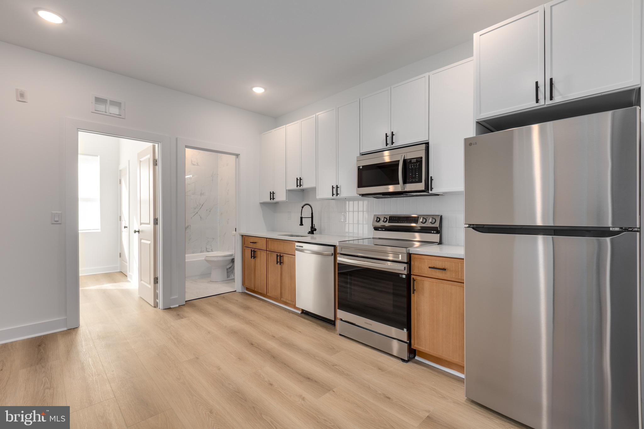 1634 W SUSQUEHANNA AVENUE 2