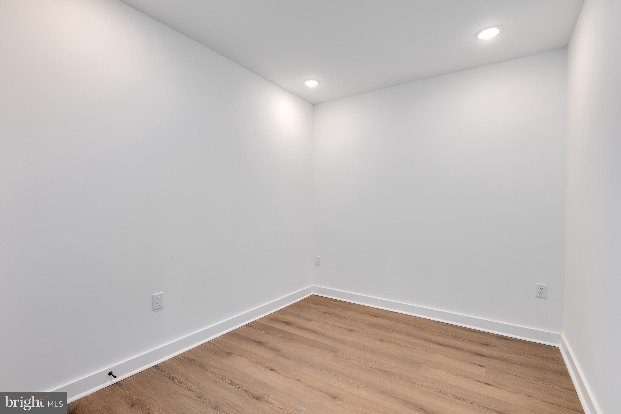 1917 W SUSQUEHANNA AVENUE 1