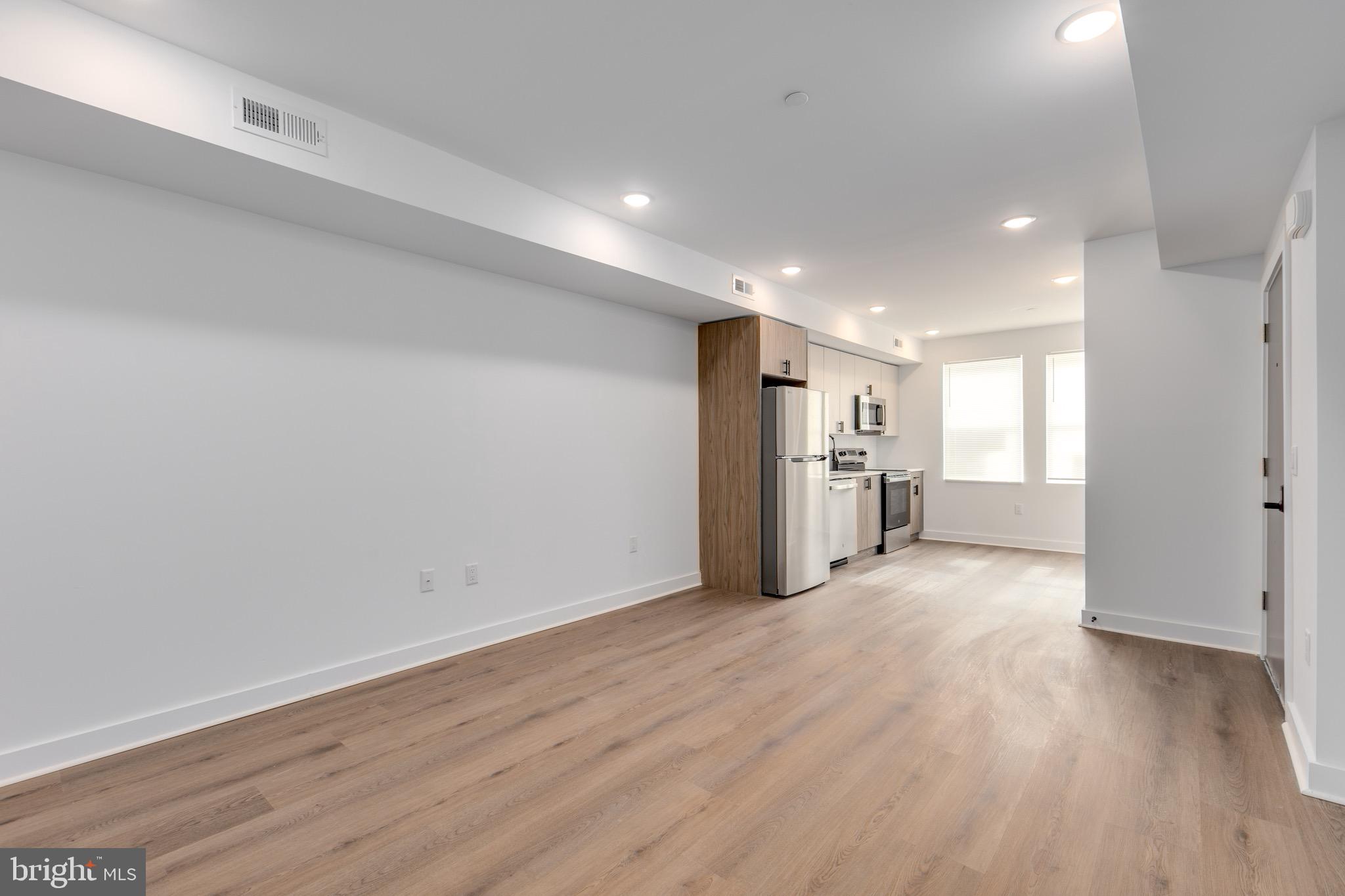 1917 W SUSQUEHANNA AVENUE 1