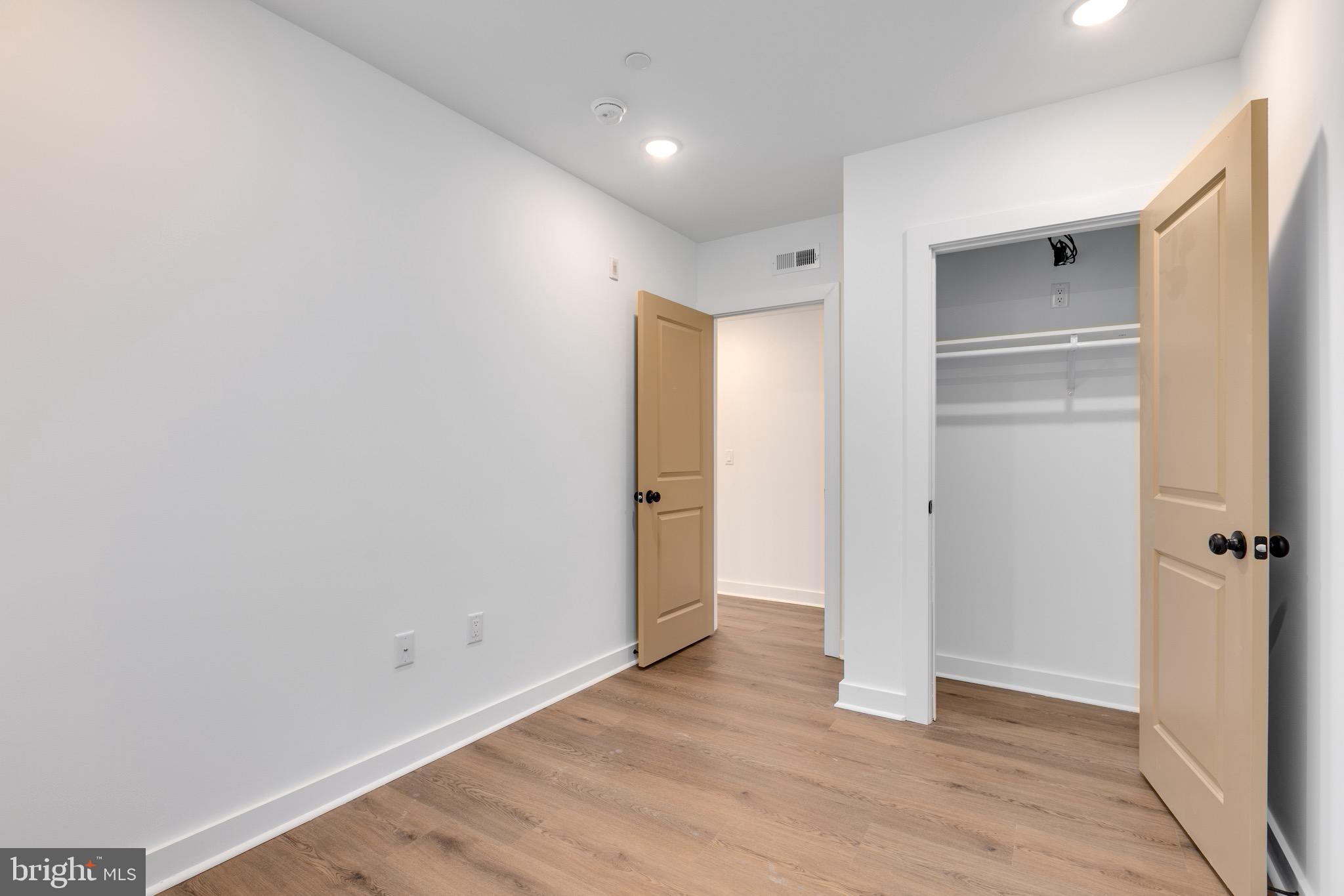 1917 W SUSQUEHANNA AVENUE 1