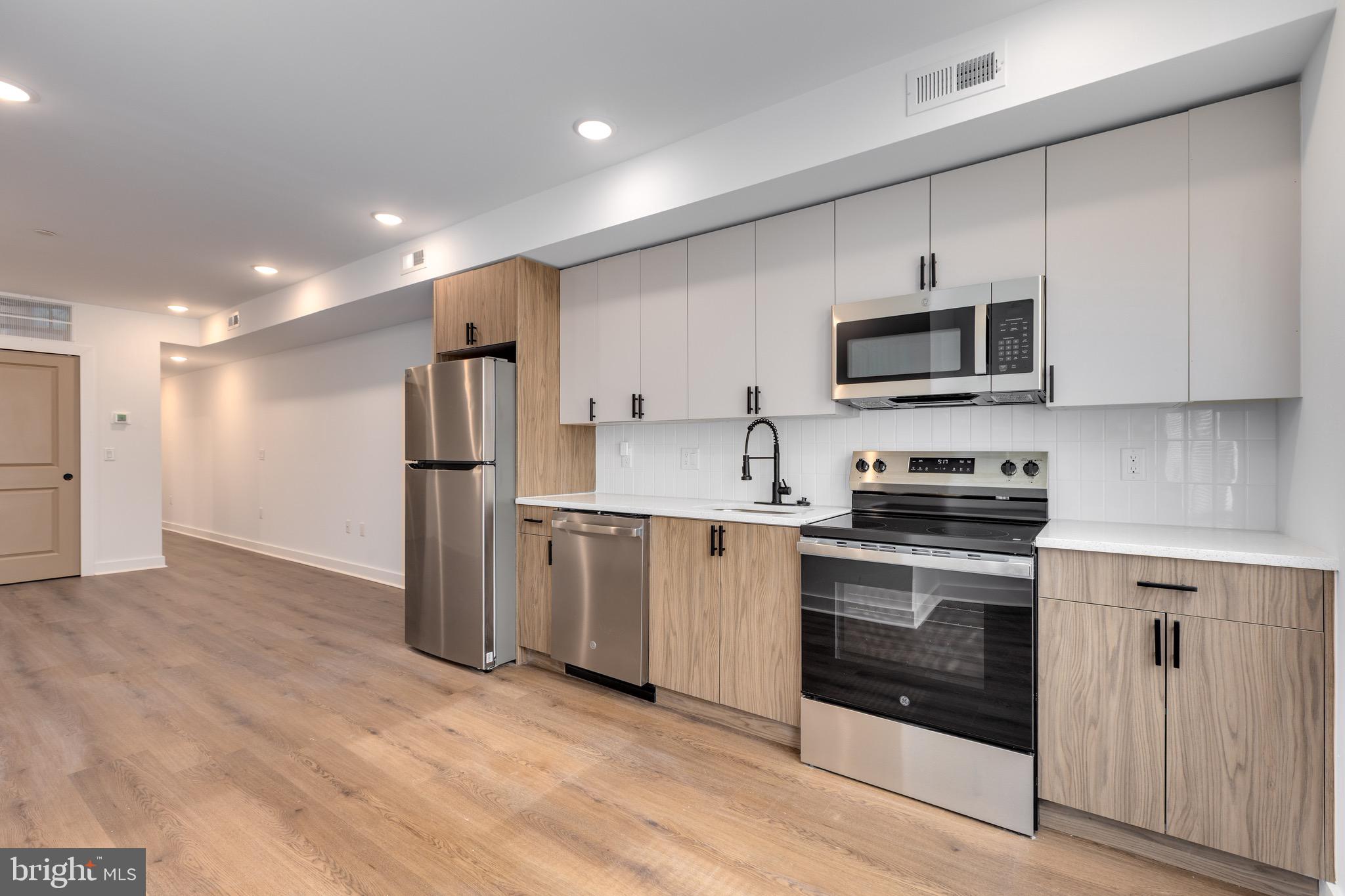 1917 W SUSQUEHANNA AVENUE 1